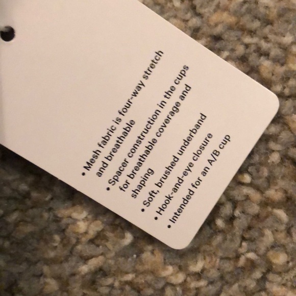 Lululemon shadow mesh bra. Small - Picture 5 of 6